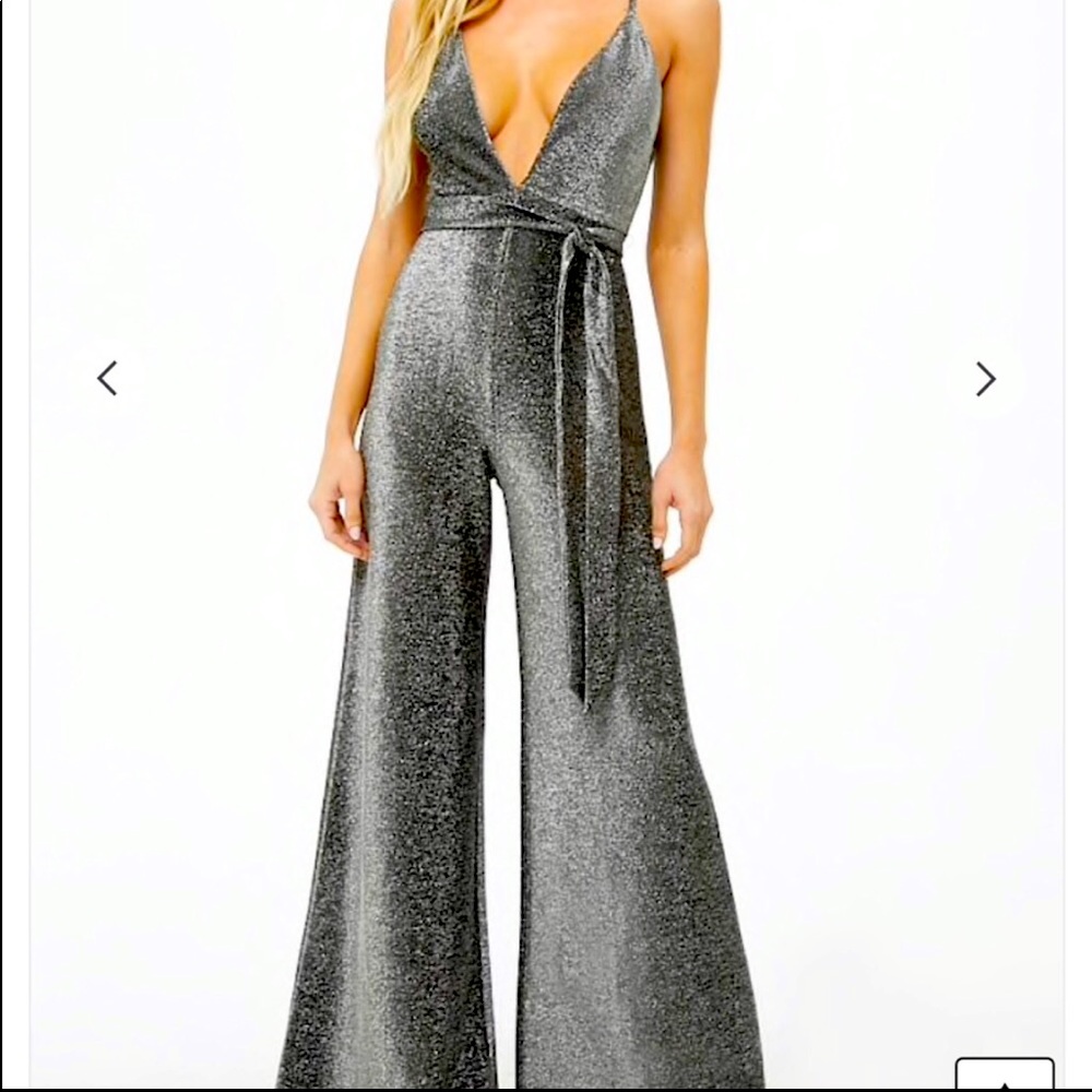 Forever 21. Size M. Black/silver. Never been worn.